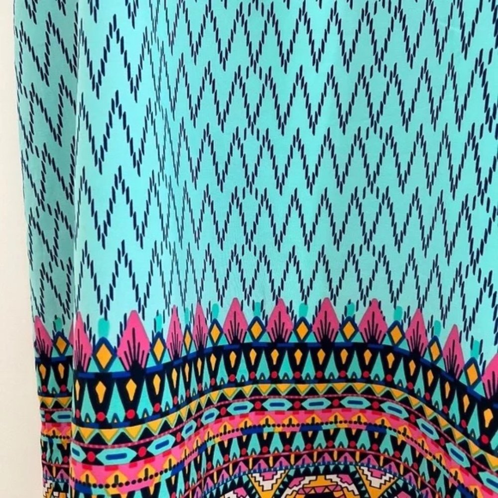 BUTTONS | Racer Back, Aztec Shift Dress - Picture 5 of 7